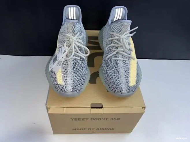 V2 Boost Ash Blue Yeezy GY7657 350 Adidas 0624